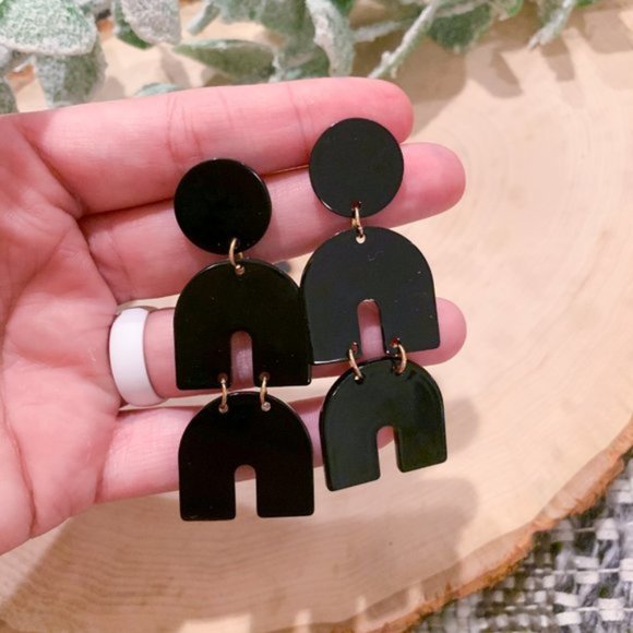 $5 JEWELRY CLEAROUT Acrylic Geometric Earrings - Picture 3 of 5